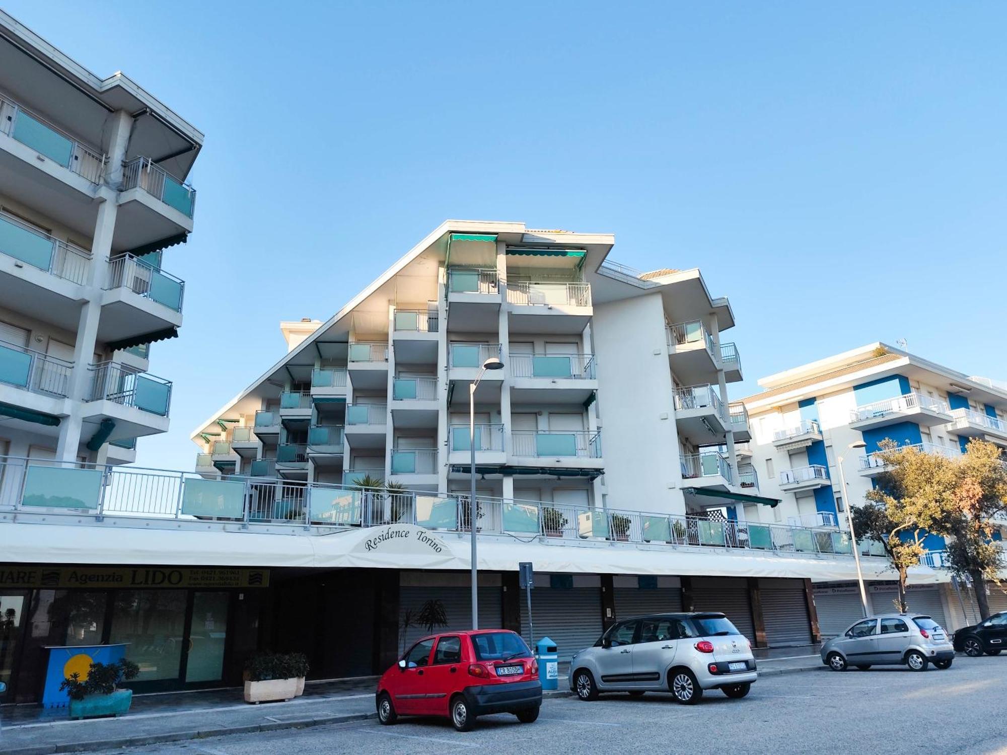 Residence Torino Лидо ди Йезоло Екстериор снимка